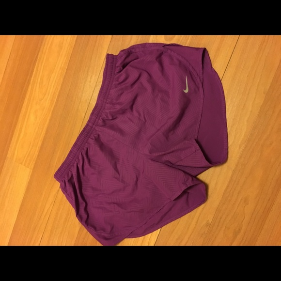 Nike pink shorts - Picture 1 of 3